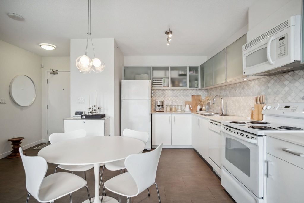 listing image 1104417719826678621