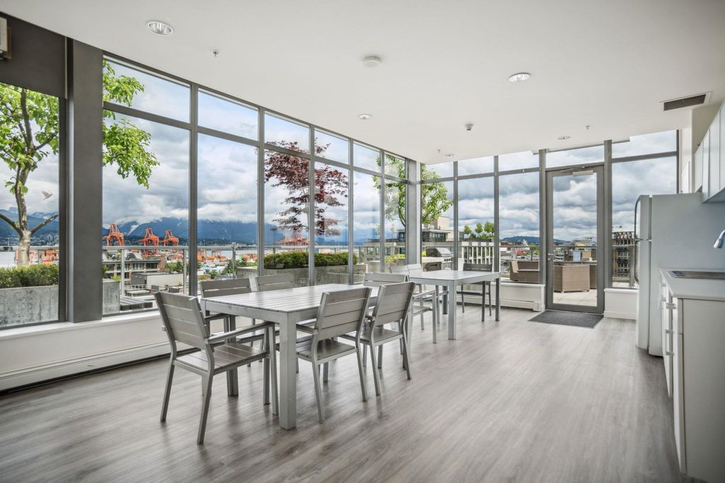 listing image 1103820196508548765