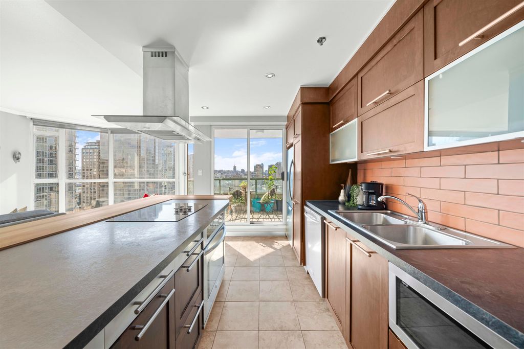 listing image 1107631884412405505