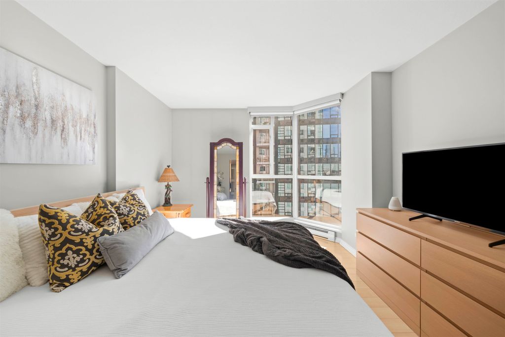 listing image 1106493451237490725