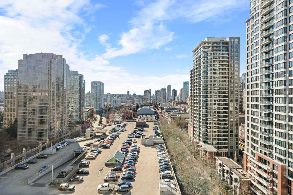 listing image 1104474697603445568