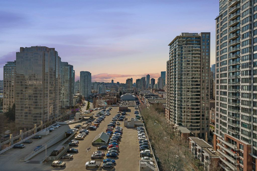 listing image 1106303752292632129