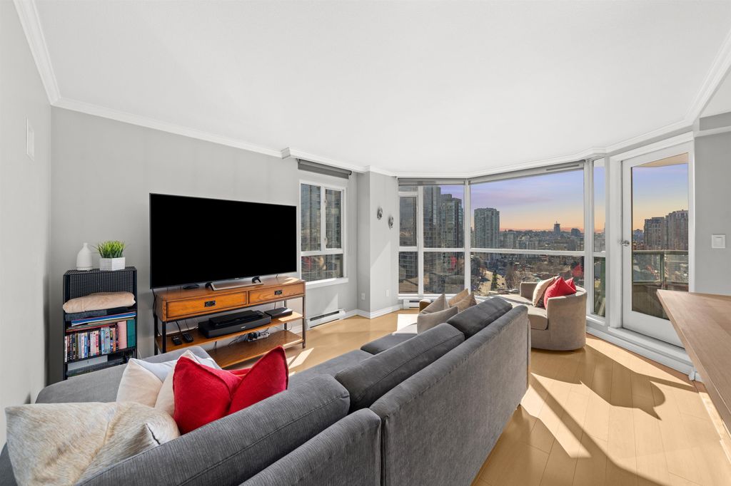 listing image 1105749920944401953