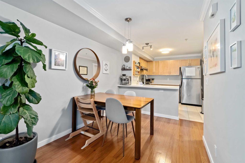 listing image 1107252099256677822