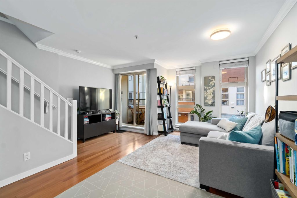 listing image 1103867893006846949