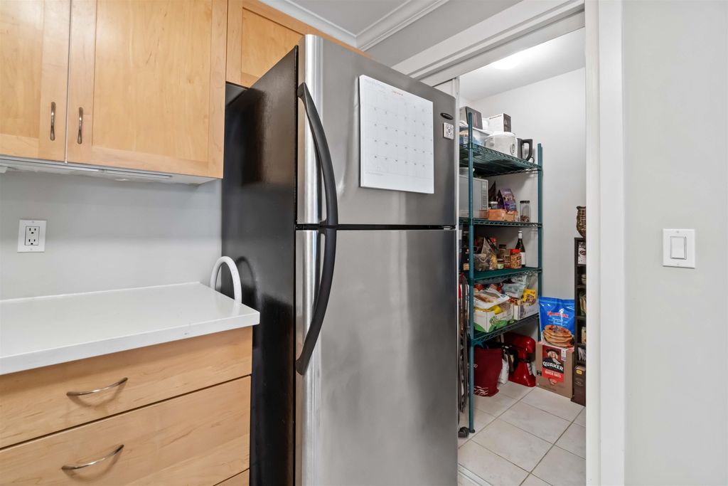 listing image 1101337356590686273
