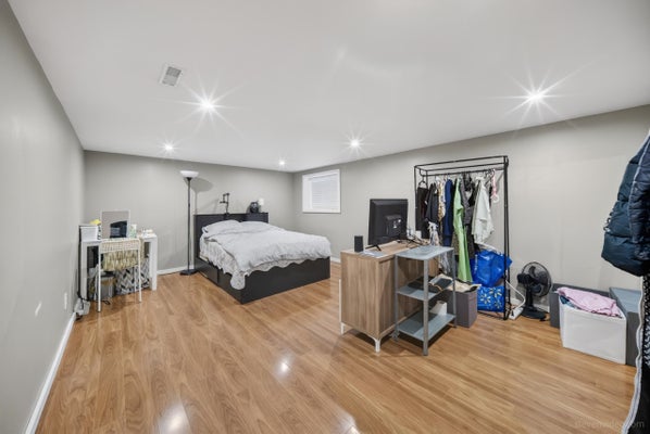 Bsmt-38Xx 20th Street, Vancouver, BC 4