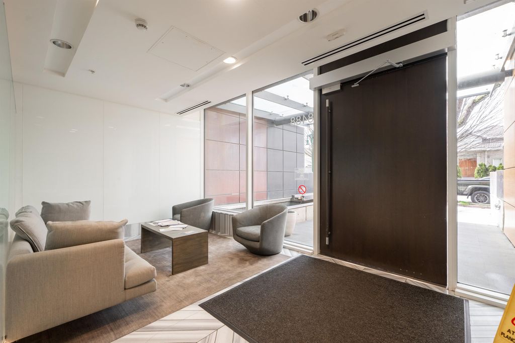 listing image 1101714712702606826