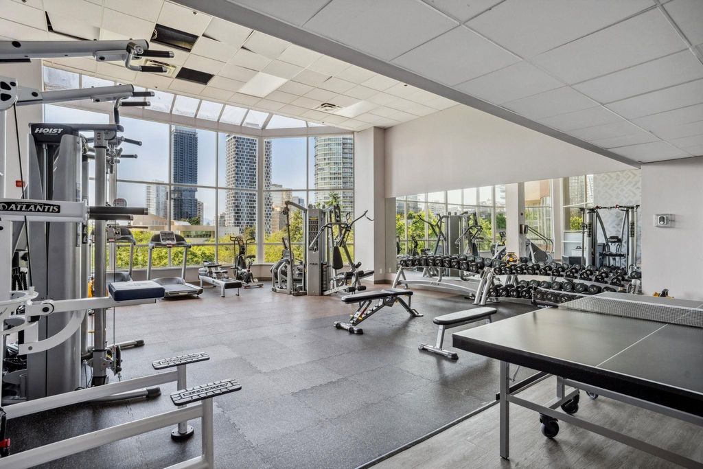 listing image 1107559548190568419