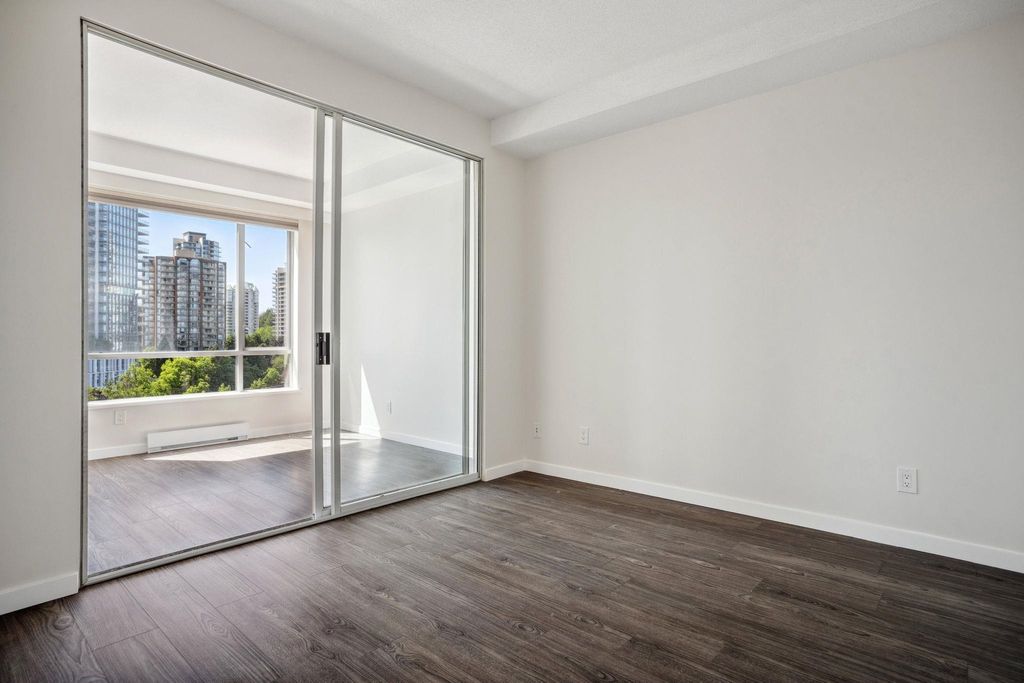 listing image 1102537310662436754