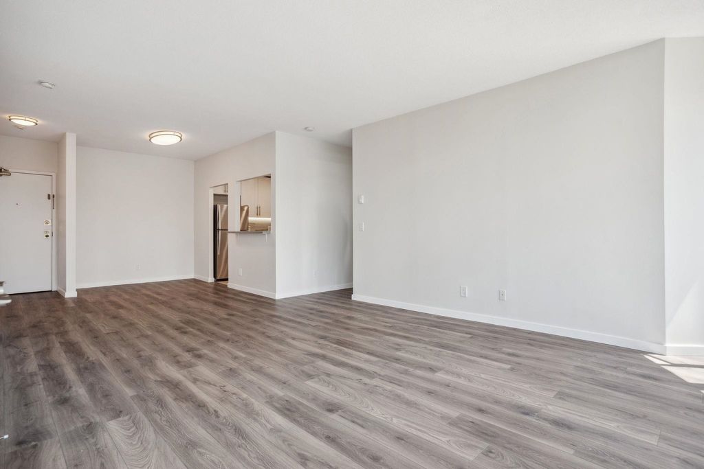 listing image 1108497418955041923