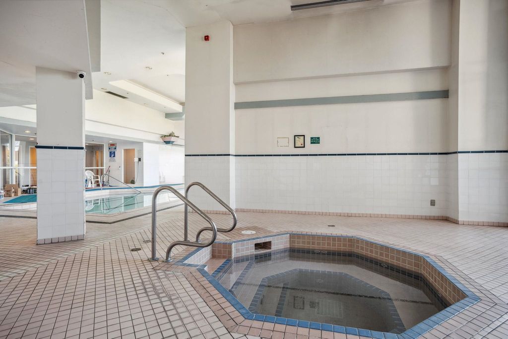 listing image 1103962869420628064