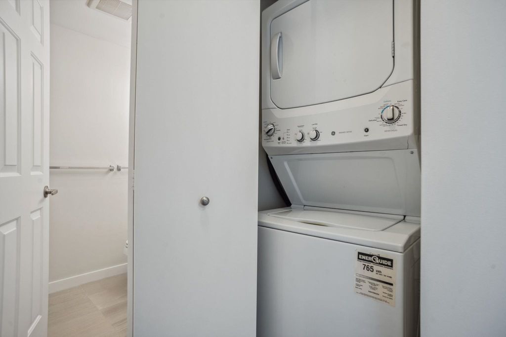 listing image 1106074706802987558