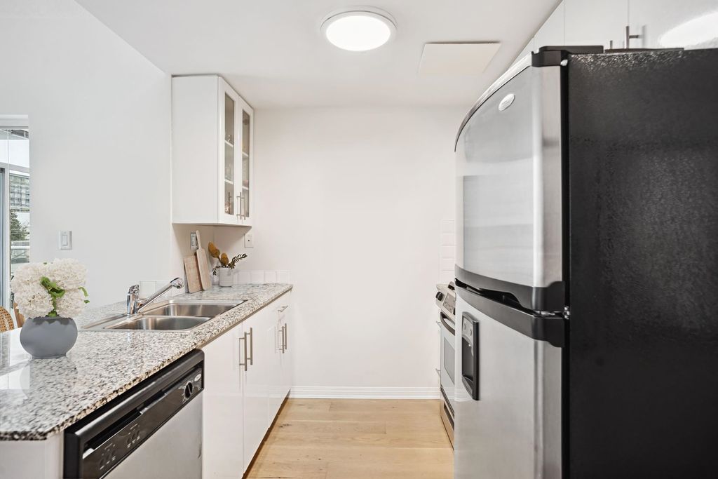 listing image 1107930068628109573