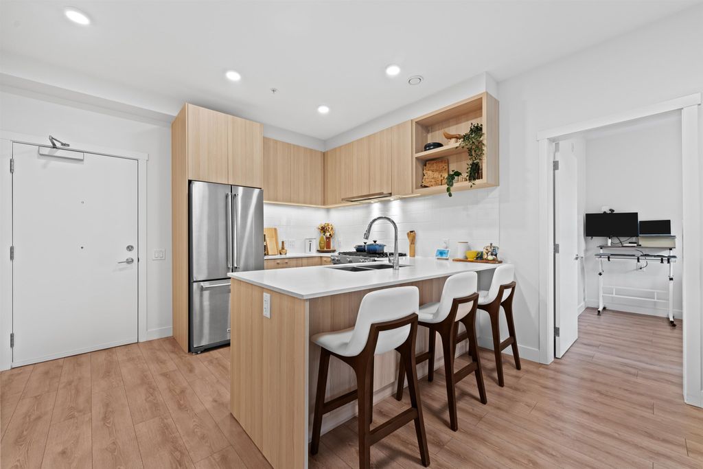 listing image 1108251125216684768