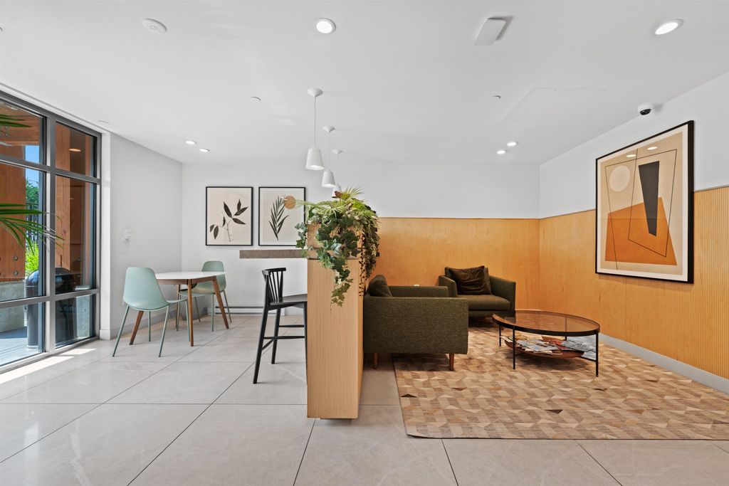 listing image 1109792441658242034