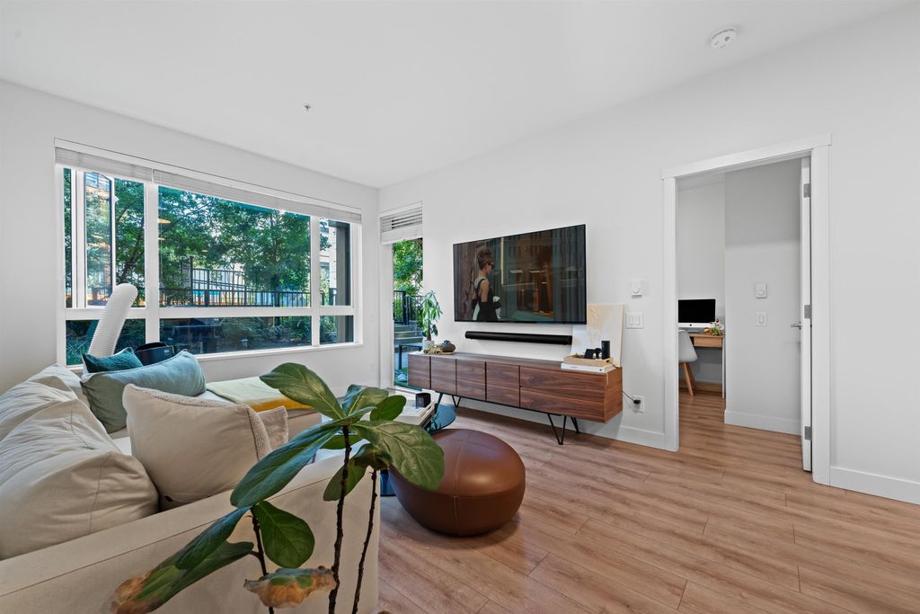 listing image 1106738312923146370