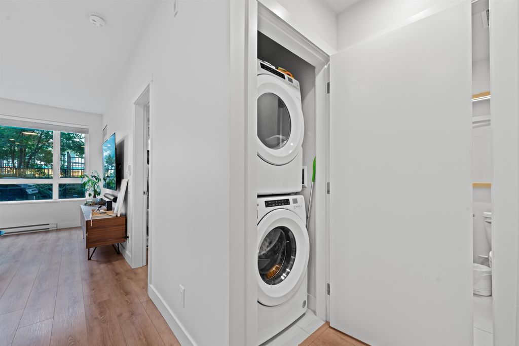 listing image 1100894380137391537