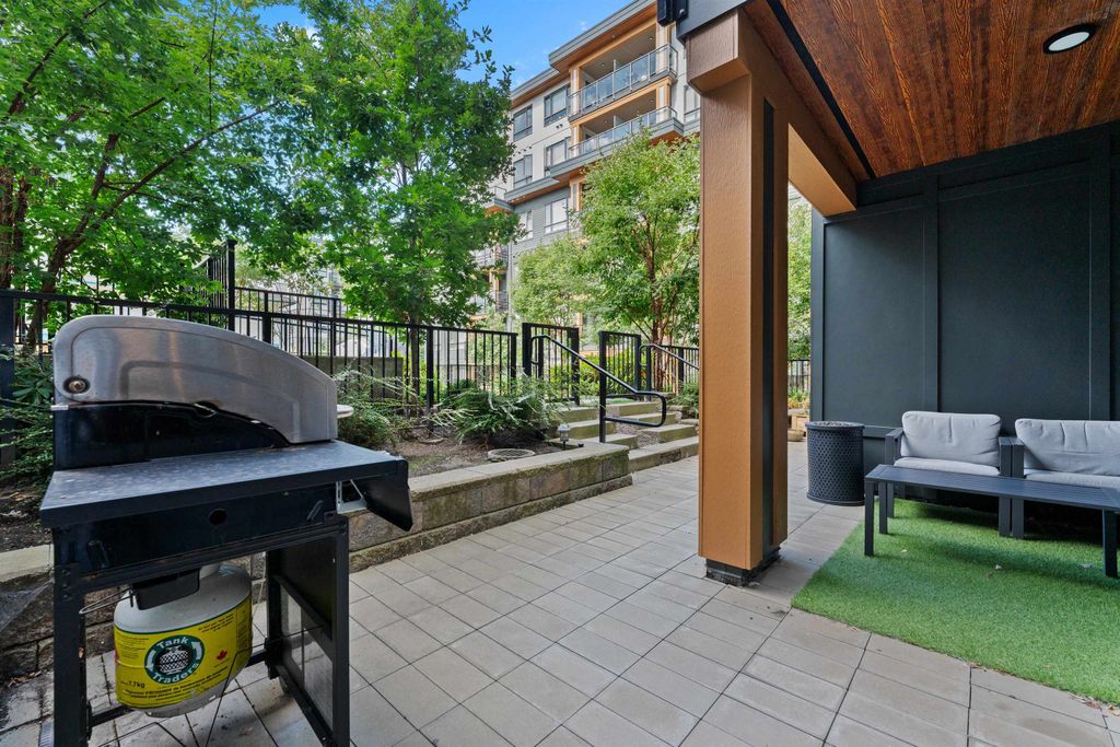 listing image 1100417221178294154