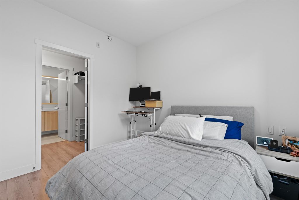 listing image 1101796699373263125