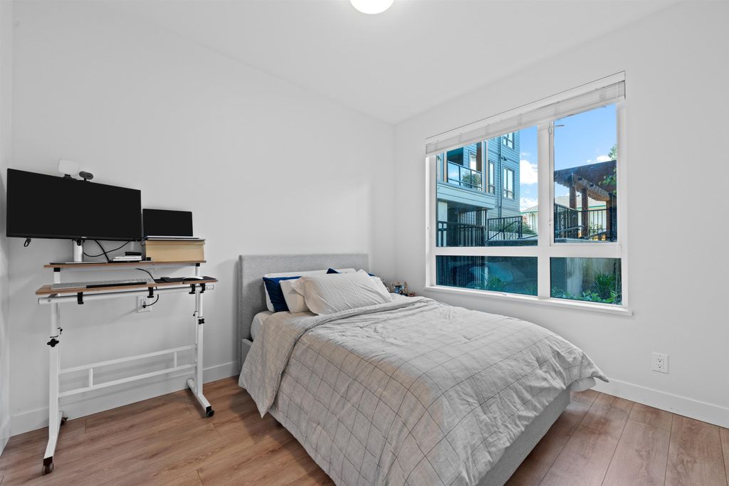 listing image 1102448378888049347