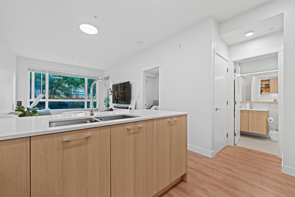 listing image 1105706039792877566