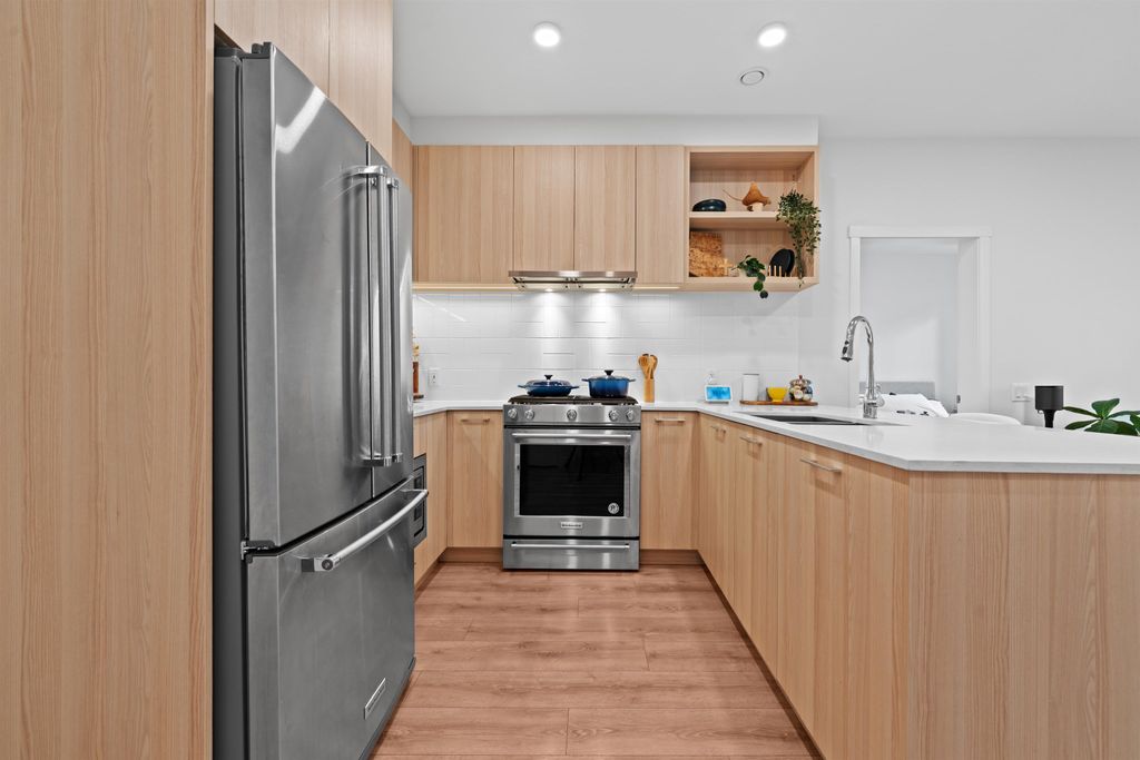 listing image 1101815750814904767