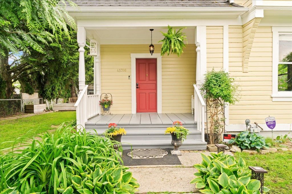 Photo of 45766 Reece Avenue, Chilliwack, BC V2P 2Z5 (MLS # R3089333)