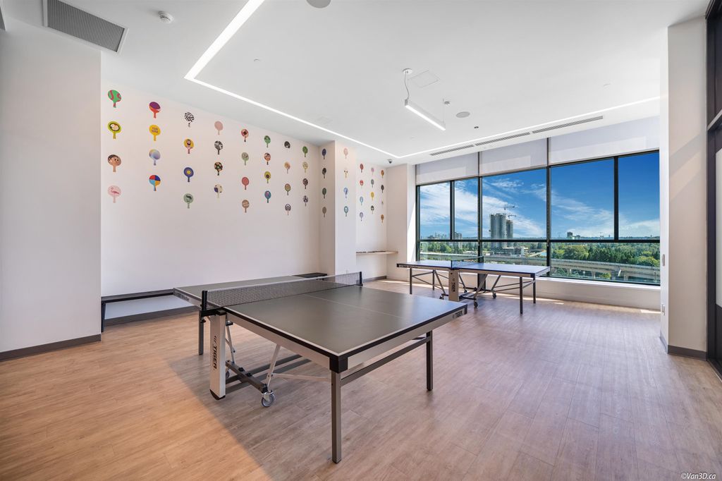 listing image 1108555674414228798