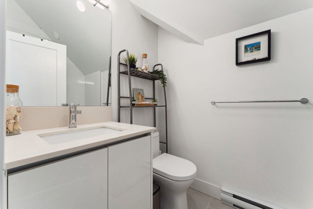 listing image 1107994356363820537