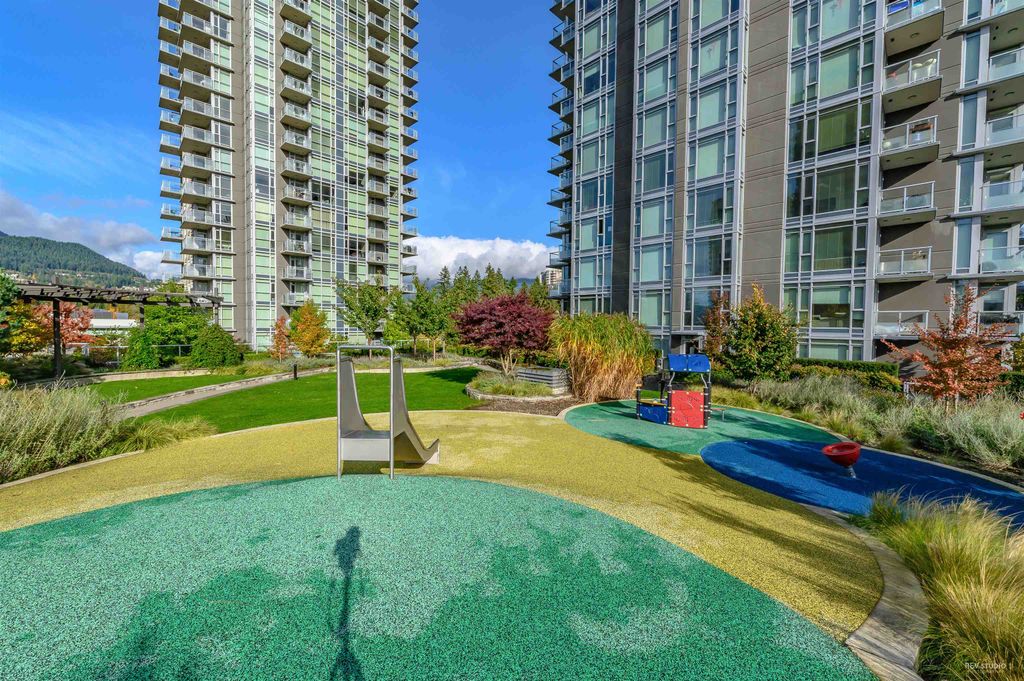 listing image 1102532611174173032