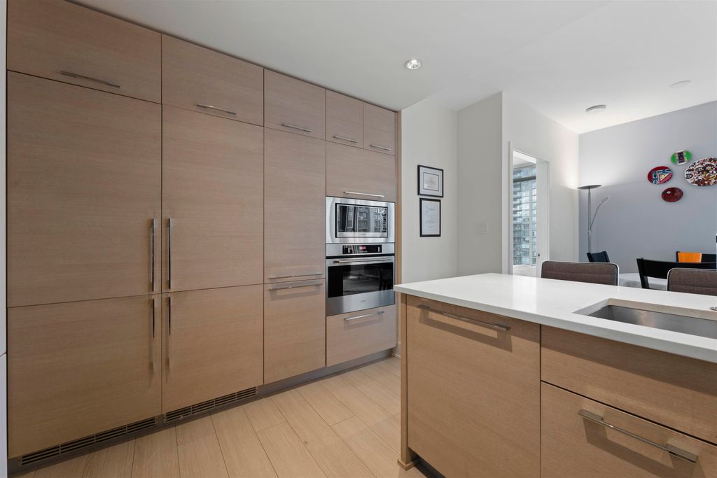listing image 1108080653592645015