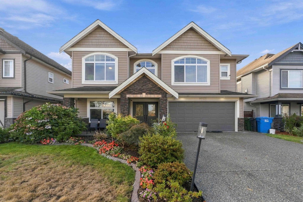 Photo of 2753 Carriage Court, Abbotsford, BC V4X 0A3 (MLS # R3172202)