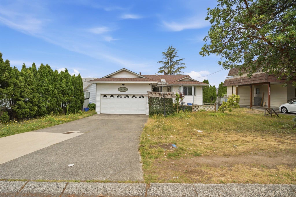 Photo of 12191 101a Avenue, Surrey, BC V3V 2Z9 (MLS # R3148786)