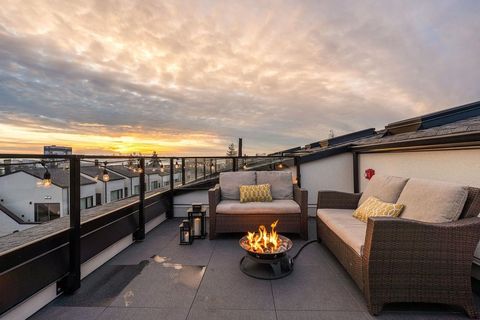 650 E 2nd Street 223 North Vancouver BC V7L 1E3