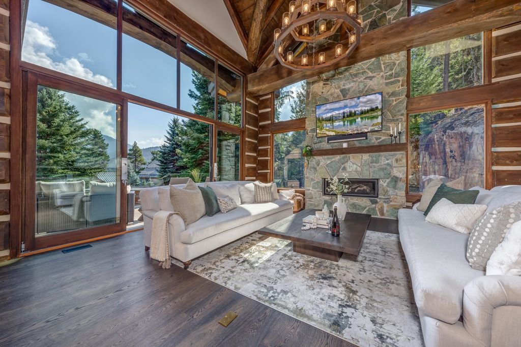 listing image 1108616874119840193