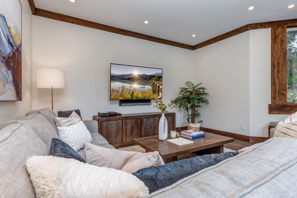 listing image 1104298312577021086