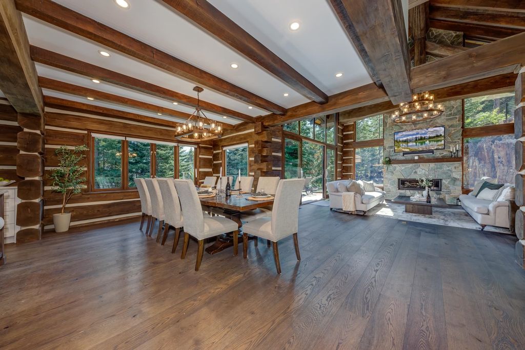 listing image 1107879676236635392