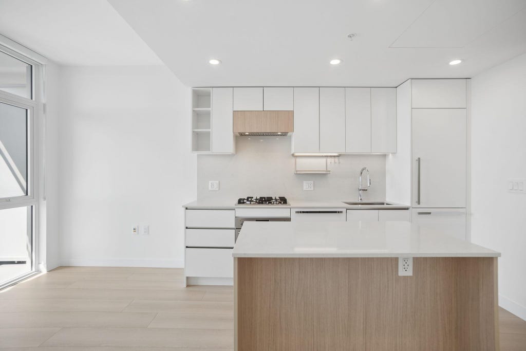 Photo of 13573 98a Avenue #2905, Surrey, BC V3T 0X1 (MLS # R3152955)