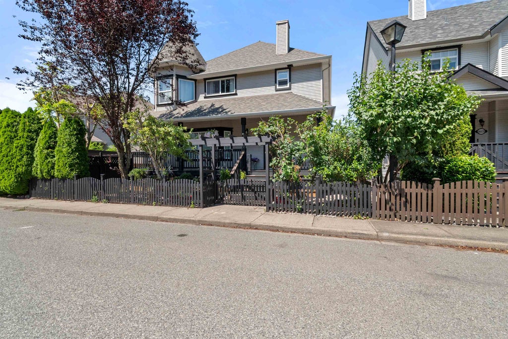 Photo of 46415 Bedford Parkway, Chilliwack, BC V2R 5N4 (MLS # R3172360)
