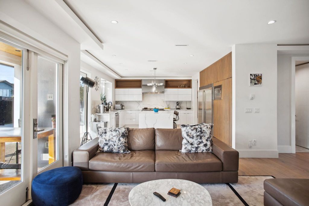 listing image 1103295895863817243