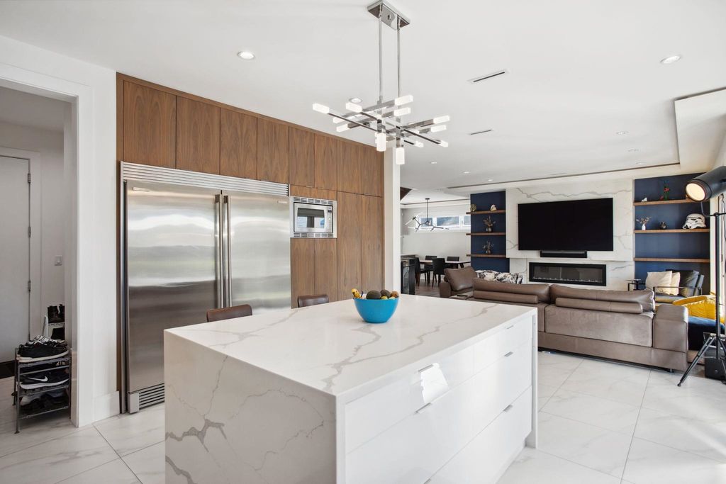 listing image 1108991300690879494