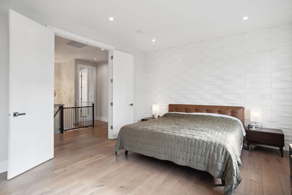 listing image 1106950818041175512