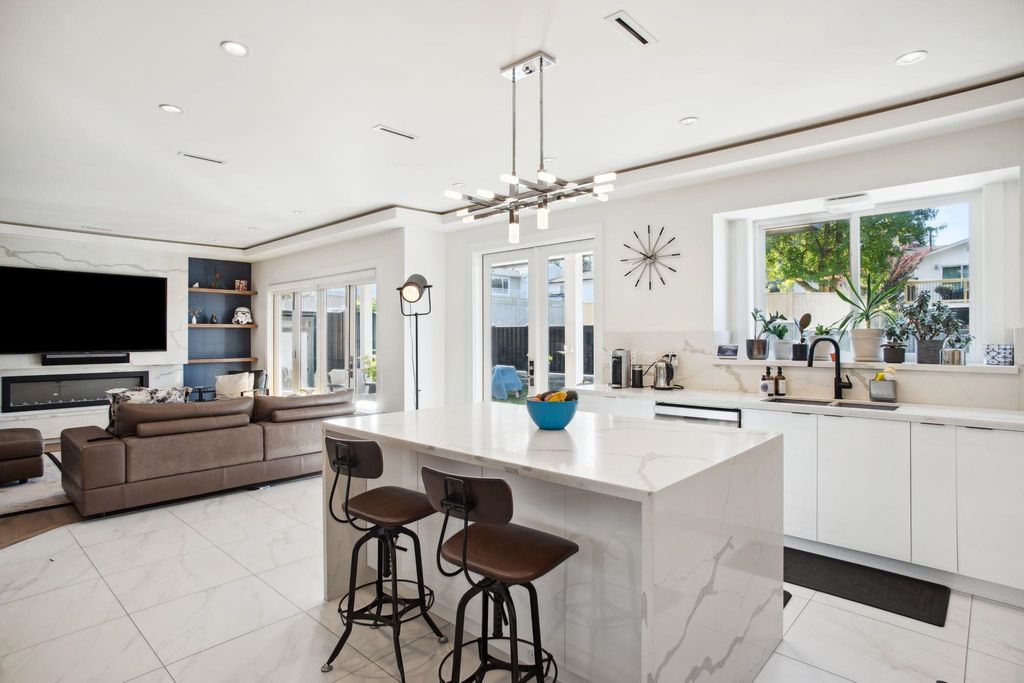 listing image 1107928381662664816