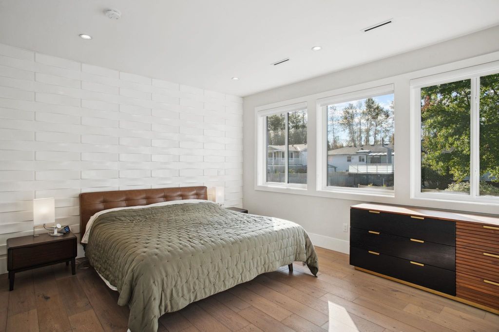 listing image 1109823451374998885