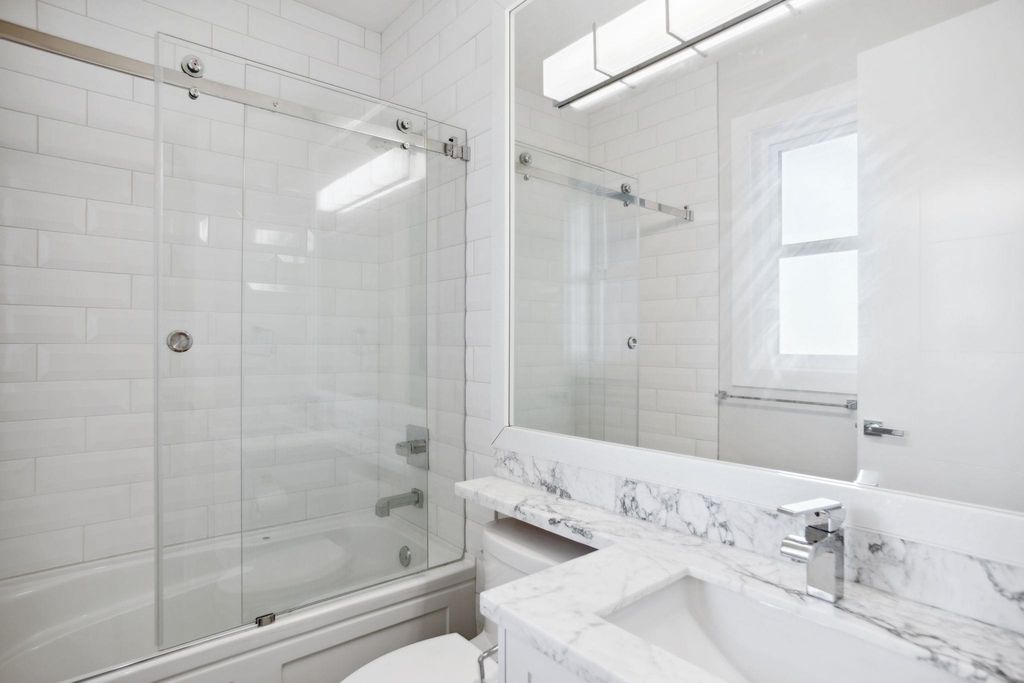 listing image 1103441032455748611