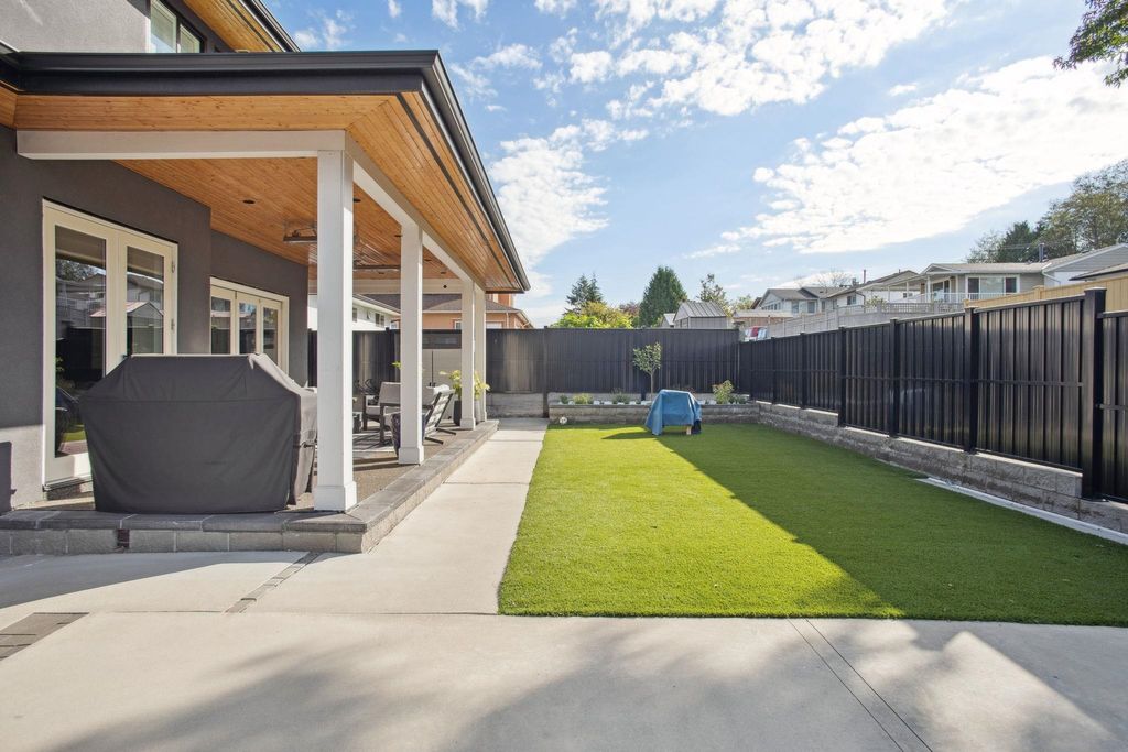 listing image 1103436472776610920