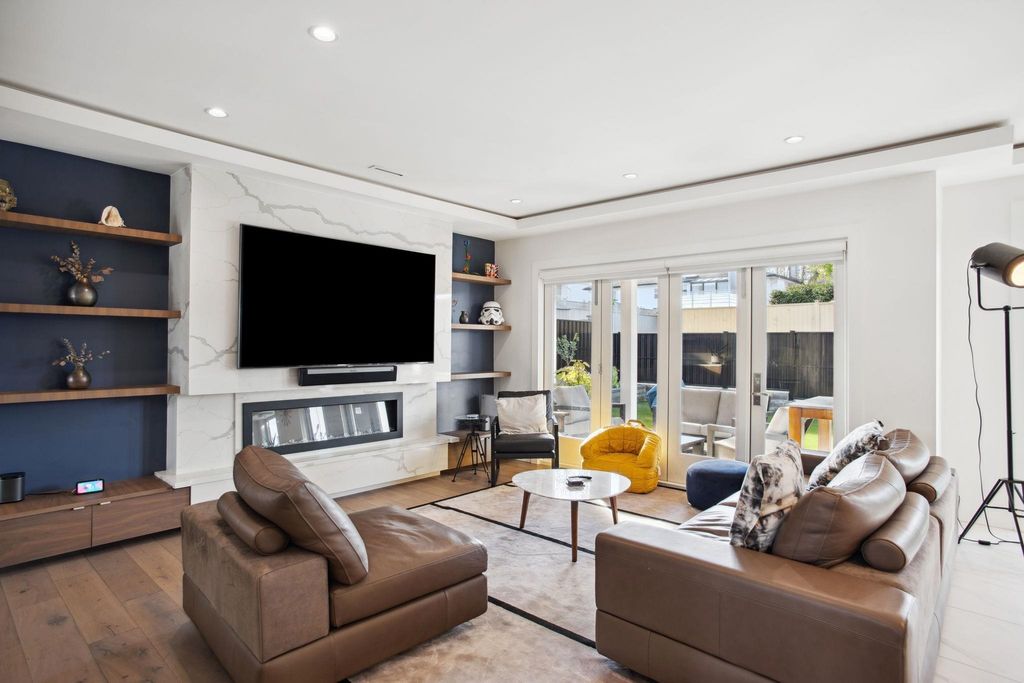 listing image 1105574331064997697