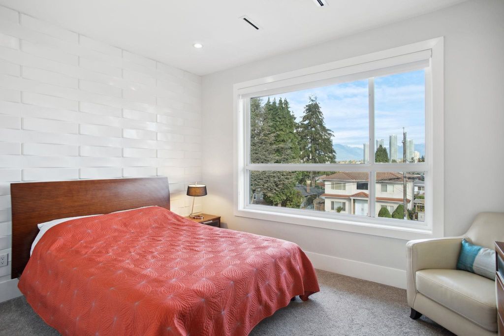 listing image 1105570817709114996