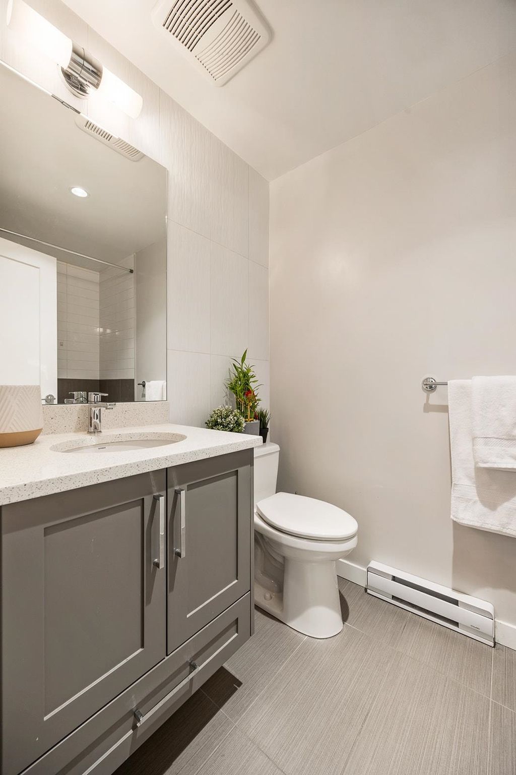 listing image 1105845590348275297